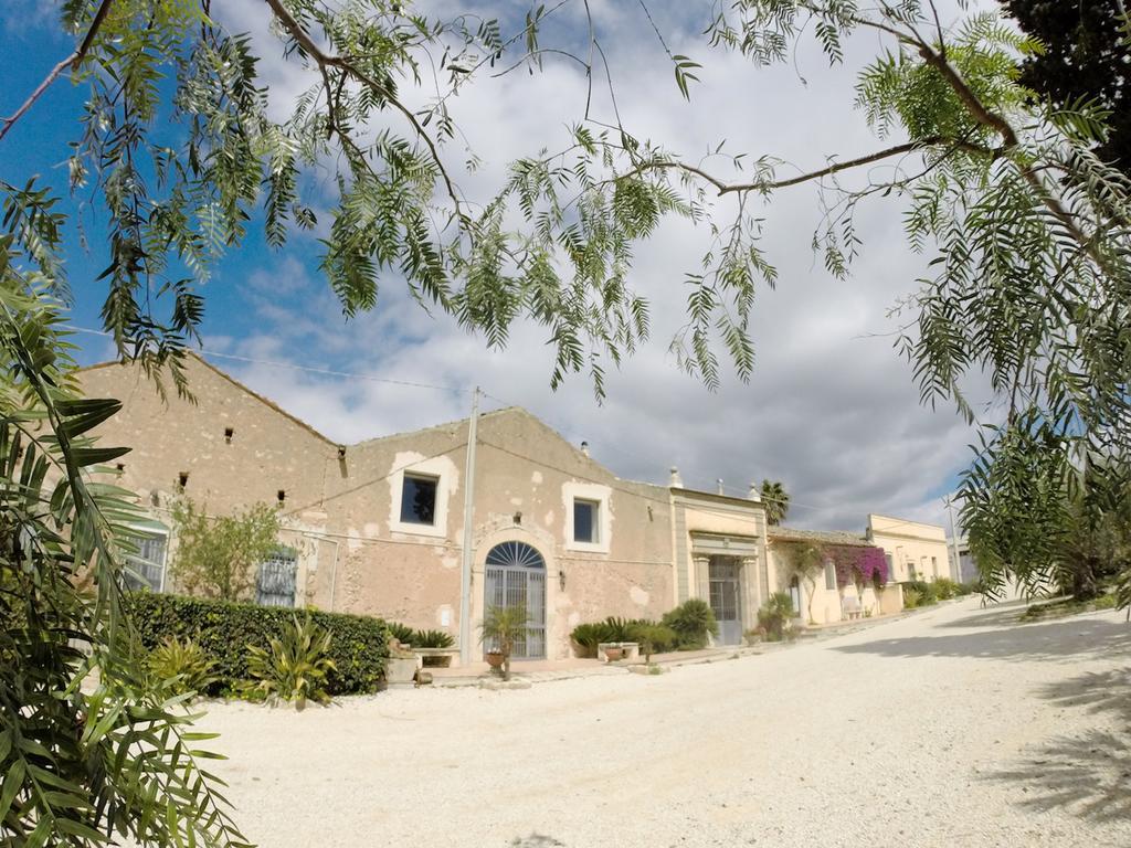 Bed and Breakfast Casale Rocca Fiorita à Acate Extérieur photo